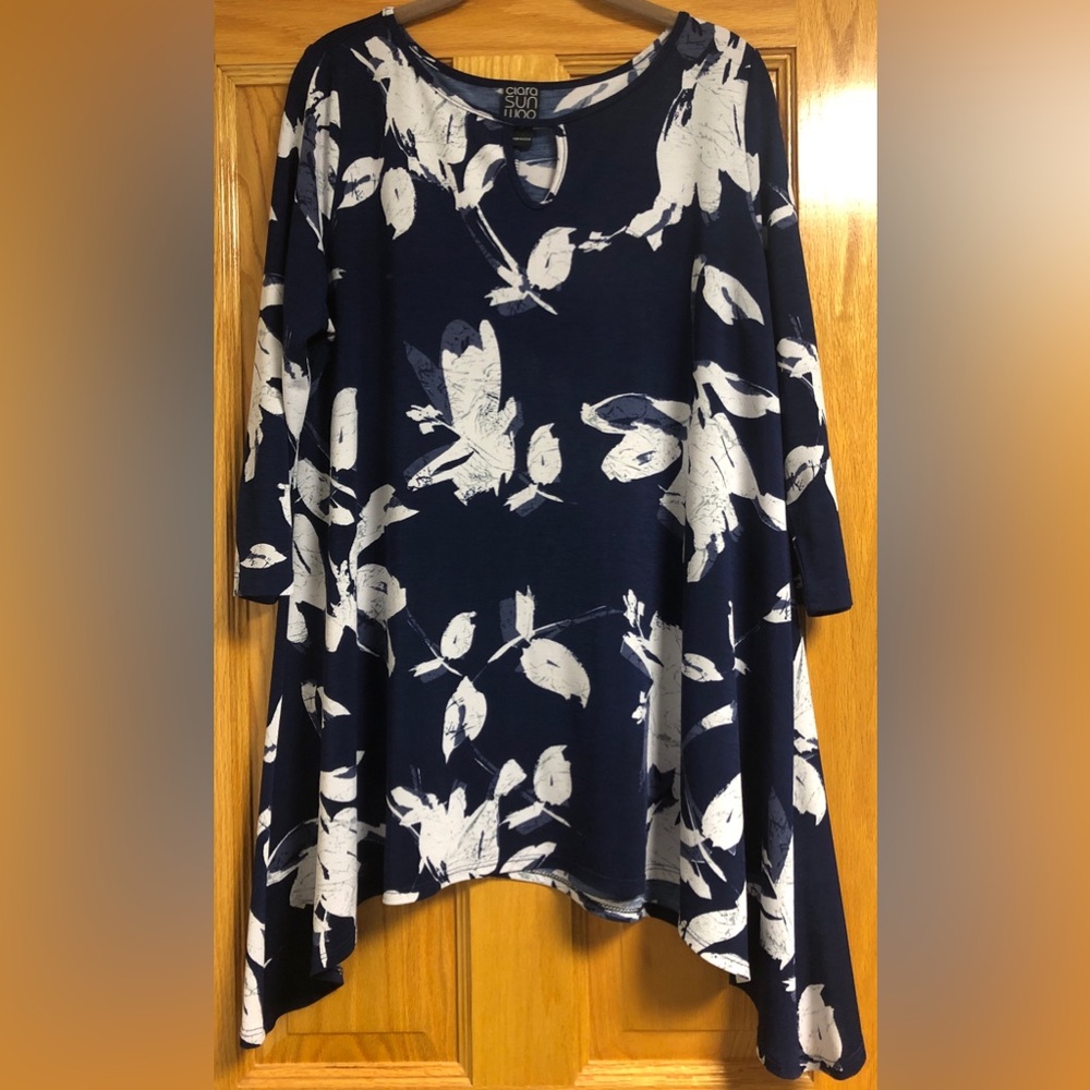 Clara Sun Woo Keyhole Tunic Floral Gauze Print Navy White
